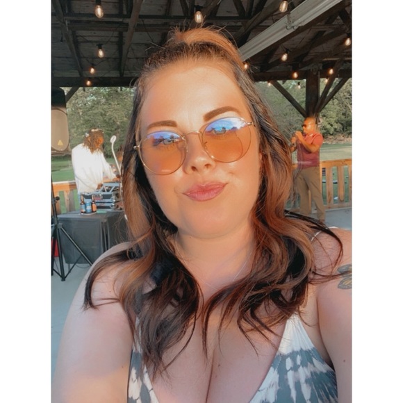 Meet your Posher 🍂🖤🫒 - Picture 6 of 17